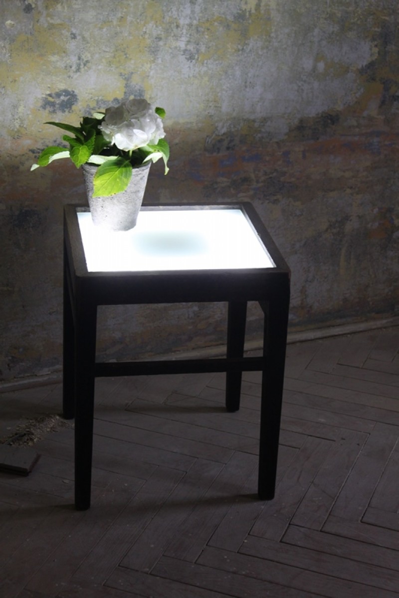 LED stolek